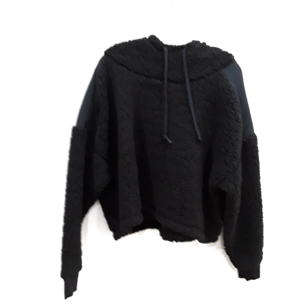 Zella | NWOT  Teddy Bear Cozy Cropped Black Hoodie